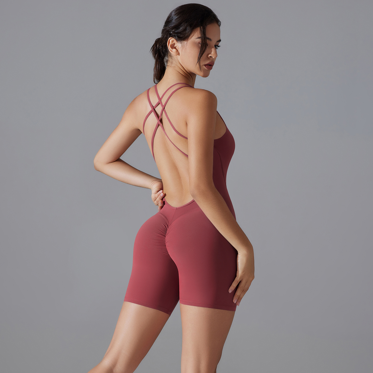 ヨガセットセクシーな背中の開いたスポーティなタイトなジャンプ - Yoga Y Fitness のレビューと価格